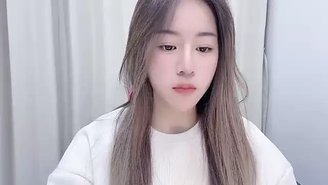 Snapshot of chloe-01 chatting on January 13, 2025, 12:24 pm chloe-01 online show from January 13, 2025, 12:24 pm