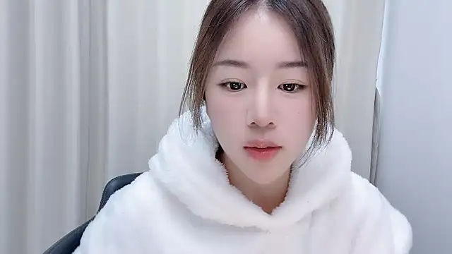 Snapshot of chloe-01 chatting on December 6, 2024, 4:19 am chloe-01 online show from December 6, 2024, 4:19 am