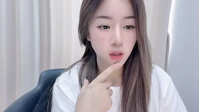 Snapshot of chloe-01 chatting on December 4, 2024, 4:15 am chloe-01 online show from December 4, 2024, 4:15 am