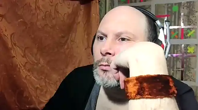 Snapshot of AgnichBan chatting on January 22, 2025, 1:42 am AgnichBan online show from January 22, 2025, 1:42 am