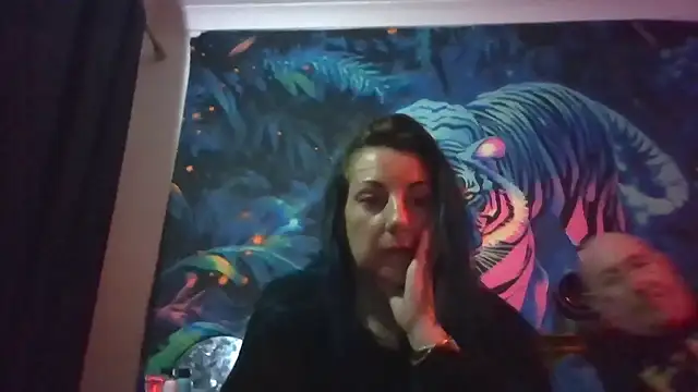 tattoomilf86 online show from January 13, 2026, 8:24 pm