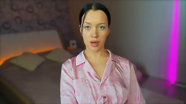 Snapshot of AlannaMiless chatting on February 7, 2025, 8:11 am AlannaMiless online show from February 7, 2025, 8:11 am