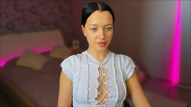 Snapshot of AlannaMiless chatting on February 10, 2025, 8:31 am AlannaMiless online show from February 10, 2025, 8:31 am