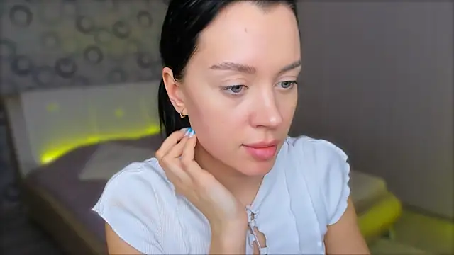 Snapshot of AlannaMiless chatting on January 20, 2025, 12:36 am AlannaMiless online show from January 20, 2025, 12:36 am