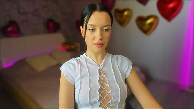 Snapshot of AlannaMiless chatting on February 17, 2025, 8:41 am AlannaMiless online show from February 17, 2025, 8:41 am