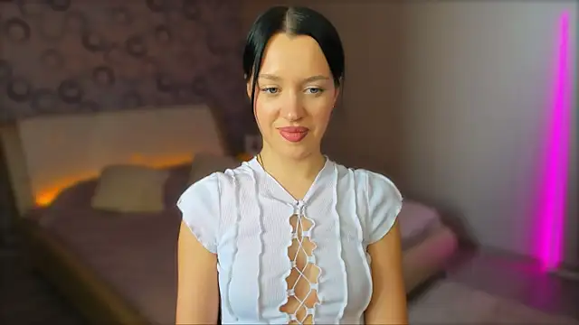 Snapshot of AlannaMiless chatting on February 6, 2025, 8:18 am AlannaMiless online show from February 6, 2025, 8:18 am