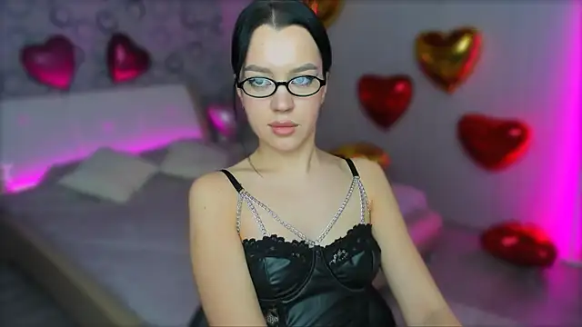 Snapshot of AlannaMiless chatting on February 14, 2025, 12:30 am AlannaMiless online show from February 14, 2025, 12:30 am