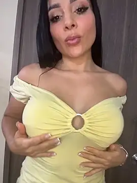 Snapshot of MOMALANA chatting on February 11, 2026, 8:09 pm MOMALANA online show from February 11, 2026, 8:09 pm