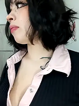 Snapshot of NattashaHotson chatting on October 26, 2025, 4:24 am NattashaHotson online show from October 26, 2025, 4:24 am