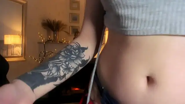 Snapshot of NattashaHotson chatting on February 7, 2025, 10:52 pm NattashaHotson online show from February 7, 2025, 10:52 pm