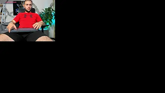 Snapshot of MaximusDick1_ chatting on January 14, 2026, 4:05 am MaximusDick1 online show from January 14, 2026, 4:05 am