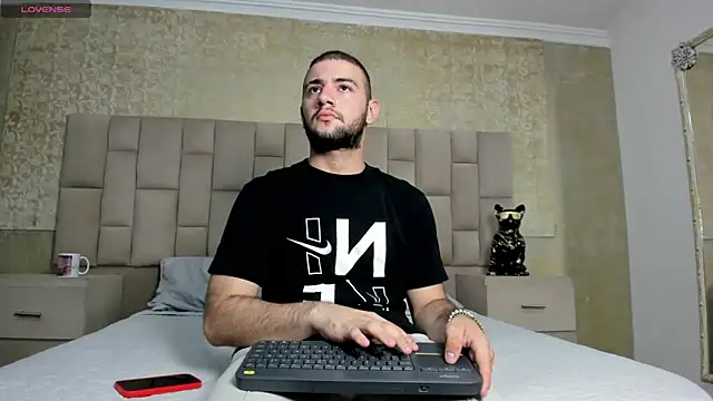 MaximusDick1  online show from November 2, 2025, 8:25 pm