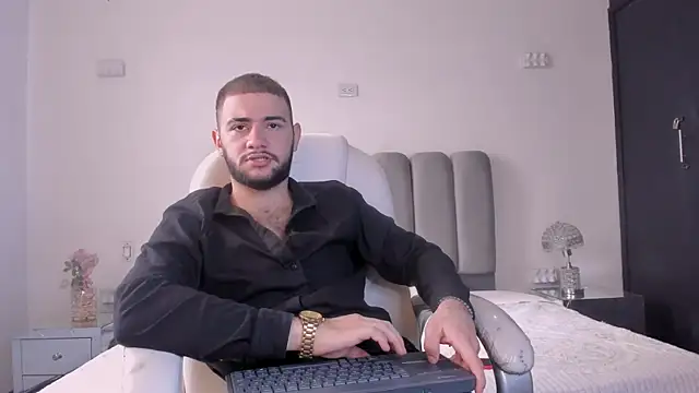 Snapshot of MaximusDick1_ chatting on February 21, 2026, 1:24 pm MaximusDick1 online show from February 21, 2026, 1:24 pm