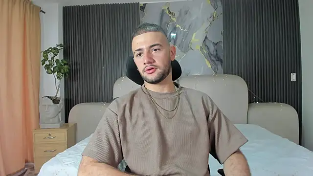 Snapshot of MaximusDick1_ chatting on May 3, 2026, 12:09 pm MaximusDick1 online show from May 3, 2026, 12:09 pm