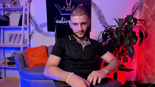 MaximusDick1  online show from January 7, 2026, 3:55 am