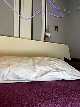 Jadelli online show from March 17, 2025, 12:42 am