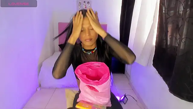 issa kitty online show from October 3, 2025, 7:59 pm