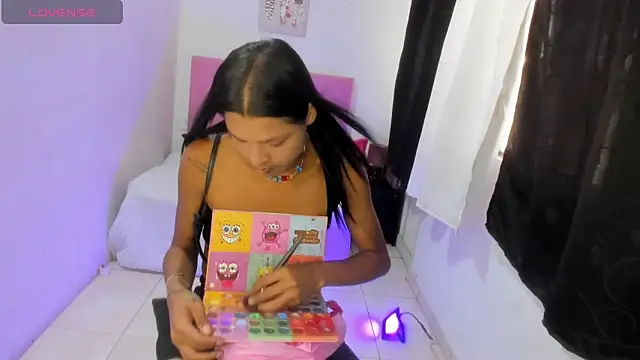 issa kitty online show from October 6, 2025, 5:24 pm