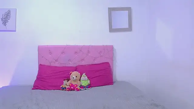 issa kitty online show from March 18, 2025, 9:53 pm