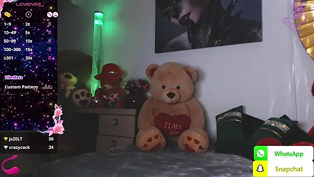 Snapshot of EvelynAisha chatting on February 20, 2025, 6:46 pm EvelynAisha online show from February 20, 2025, 6:46 pm