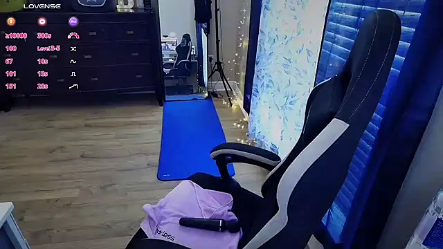 Brooklyn Bee online show from October 6, 2025, 9:04 pm