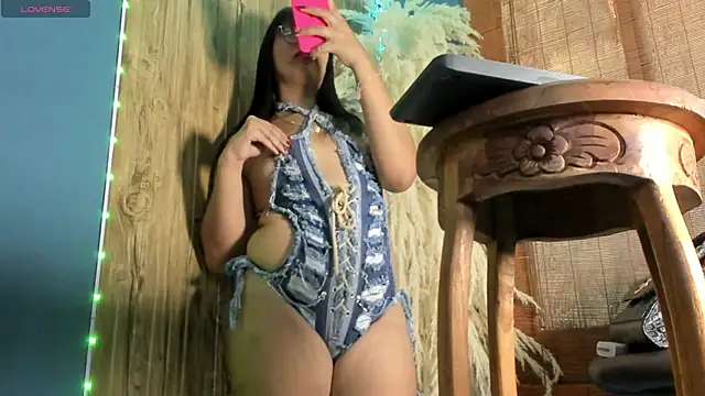 Snapshot of adhara_hotter chatting on September 25, 2025, 10:05 pm adhara hotter online show from September 25, 2025, 10:05 pm