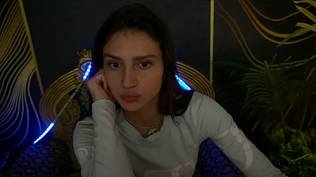 Snapshot of ValeryRoyale chatting on February 4, 2025, 12:00 pm ValeryRoyale online show from February 4, 2025, 12:00 pm