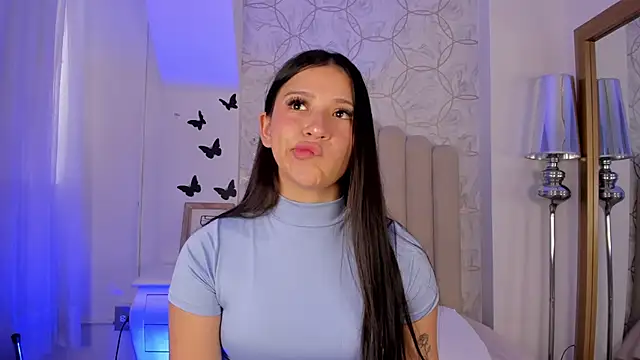 Snapshot of Foxy200__ chatting on February 20, 2026, 8:22 pm Foxy200 online show from February 20, 2026, 8:22 pm