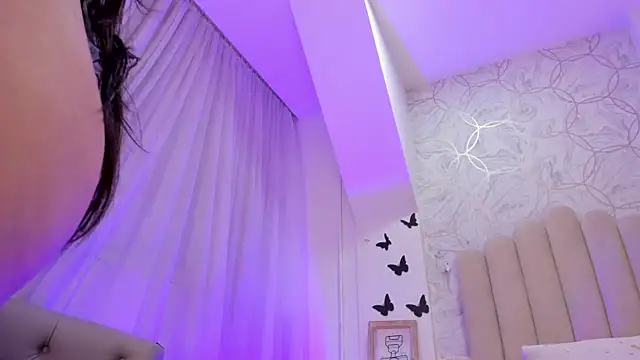 Snapshot of Foxy200__ chatting on February 23, 2026, 7:58 pm Foxy200 online show from February 23, 2026, 7:58 pm