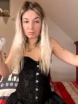 carlaaa online show from November 25, 2025, 9:48 pm