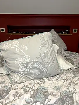 carlaaa online show from December 18, 2025, 10:57 pm