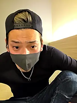 da--------i online show from December 5, 2025, 6:06 pm