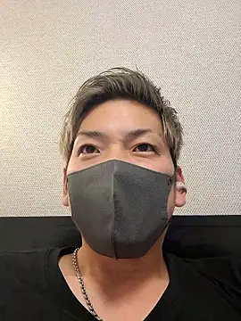 da--------i online show from November 7, 2025, 3:05 pm