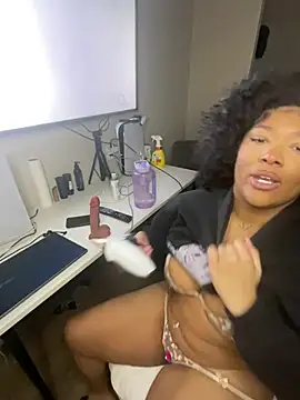 Snapshot of dvtbvby chatting on March 5, 2025, 8:32 pm dvtbvby online show from March 5, 2025, 8:32 pm