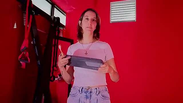 Snapshot of Ambar_Roux_ chatting on April 27, 2026, 12:14 pm Ambar Roux online show from April 27, 2026, 12:14 pm