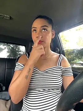  Luana online show from December 4, 2025, 6:29 pm