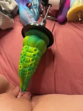 luisa1 online show from March 12, 2025, 7:58 pm