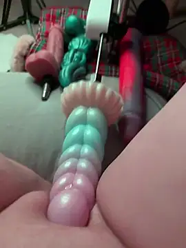 luisa1 online show from February 16, 2025, 8:22 pm