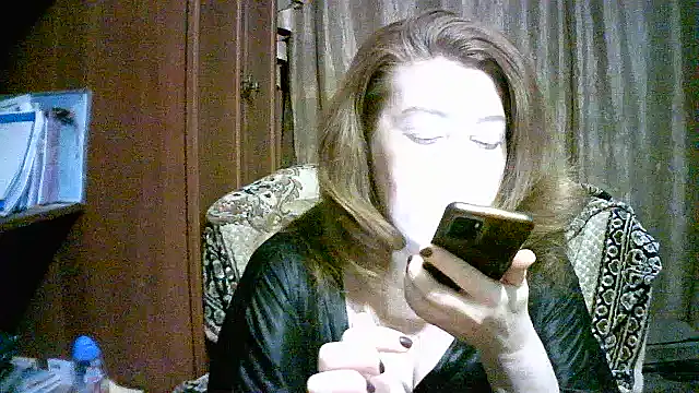 Snapshot of Madame-Butterfly chatting on September 18, 2025, 3:15 pm Madame-Butterfly online show from September 18, 2025, 3:15 pm