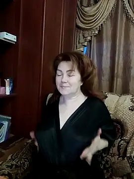 Snapshot of Madame-Butterfly chatting on February 24, 2025, 1:35 am Madame-Butterfly online show from February 24, 2025, 1:35 am
