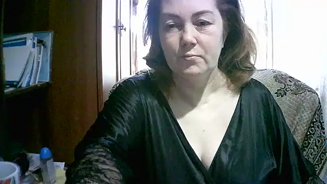 Snapshot of Madame-Butterfly chatting on September 15, 2025, 3:07 am Madame-Butterfly online show from September 15, 2025, 3:07 am