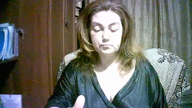Snapshot of Madame-Butterfly chatting on October 5, 2025, 10:55 pm Madame-Butterfly online show from October 5, 2025, 10:55 pm