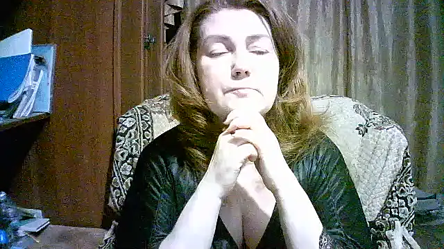 Snapshot of Madame-Butterfly chatting on September 10, 2025, 3:44 pm Madame-Butterfly online show from September 10, 2025, 3:44 pm