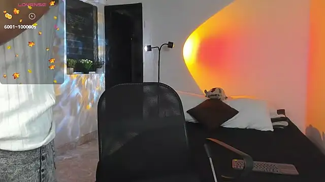 Snapshot of Jasperjoness chatting on October 27, 2025, 9:43 am Jasperjoness online show from October 27, 2025, 9:43 am