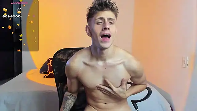 Snapshot of Jasperjoness chatting on November 28, 2025, 9:37 pm Jasperjoness online show from November 28, 2025, 9:37 pm