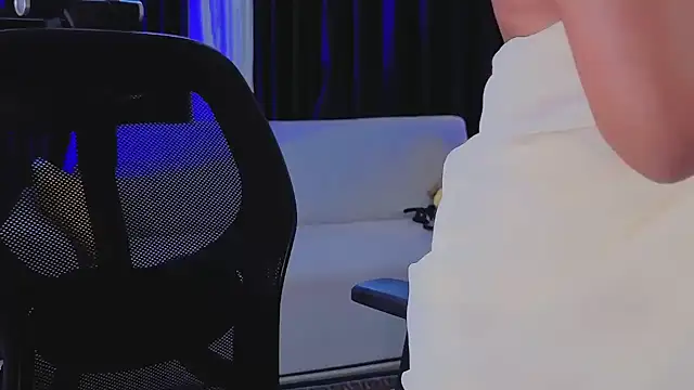 Snapshot of sexy_m23 chatting on April 1, 2026, 2:13 am sexy m23 online show from April 1, 2026, 2:13 am