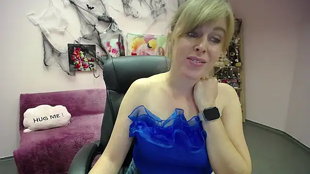 Hot Milady online show from October 16, 2025, 7:38 am