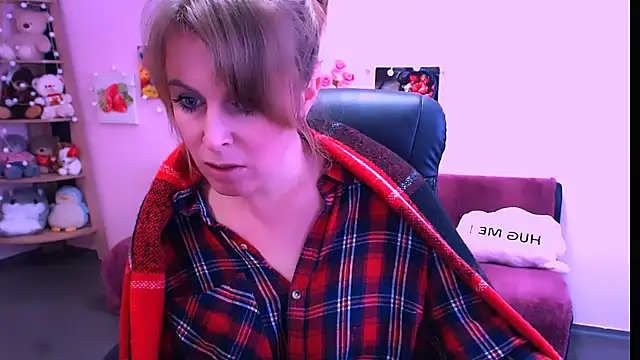 Hot Milady online show from February 19, 2026, 8:22 am