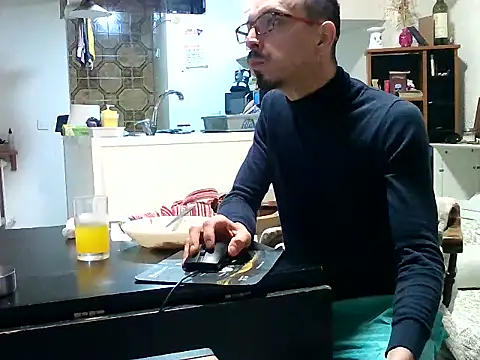 Snapshot of BaalPas chatting on January 15, 2026, 4:32 pm BaalPas online show from January 15, 2026, 4:32 pm