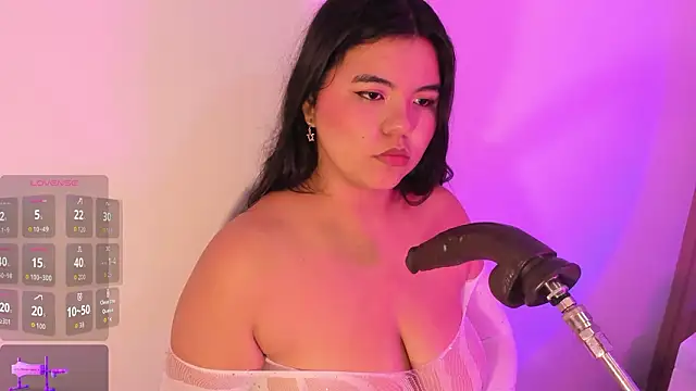 klhoe boobs online show from March 11, 2026, 4:17 am